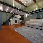 Green Pepper Apartment In Florence