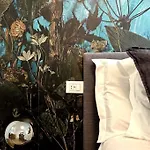 Center San Lorenzo Market 1Bdrm Apt