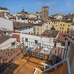 Panoramic Loft With Terrace Near Ponte Vecchio