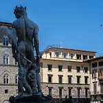 Apartments Florence- Palazzo Signoria Luxury Apartments 2-David