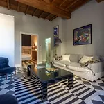 Modern Magnoli View In Ponte Vecchio