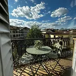 Elegance In The Center Of Florence: Palazzo Villa