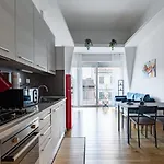 Florence Statuto Bright And Modern Apartment