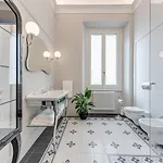 Comfortable Wide Apartment In The Core Of Florence
