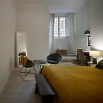 Bright 3-Bedroom Apartment With Patio In Florence Historic Center Near Duomo