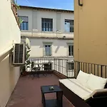 Mini Casa Con Terrazzo In Centro