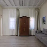 Beautiful Flat In Oltrarno