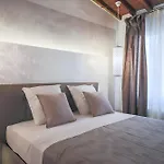 Elegant And Bright Flat Near The Duomo