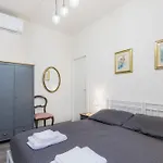 Deluxe Suite \