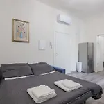 Deluxe Suite \