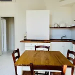 Luminous And Spacious Boboli Apartment