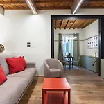 Oltrarno Deluxe, Florence