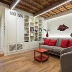 Oltrarno Deluxe, Florence