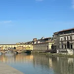Betty Florence Charming Modern Apartment Near Piazza Della Liberta