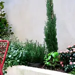 10-Min Duomo Central Flat With Private Garden