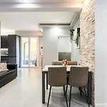 New - 2 Min Metro Batoni - Luxury Apt Con Posto Auto