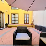 Cozy Room With Ensuite & Outdoor Space