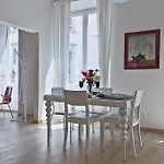 Apartments Florence Pandolfini Street