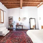 Borgo Albizi Apartment