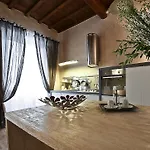 Apartments Florence - Giglio Santa Trinita