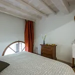 Charming And Cozy Maggio
