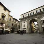 House In The San Pier Maggiore Arch