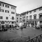 House In The San Pier Maggiore Arch