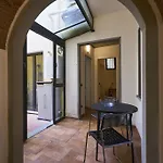 Michelangelo Apartment