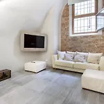 Michelangelo Modern Loft