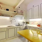 Rustici Apartment With Terrace