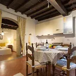 Curtatone Apartment