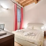 Lungarno Place