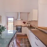 Central Location In Florence Inviting Apt