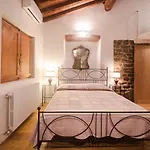 Central Location In Florence Inviting Apt