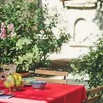 Secret Garden Apartment