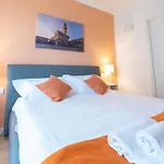 FLOREST Guest House