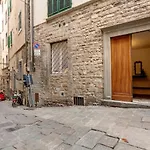 Costa San Giorgio Apartment By Mamo Florence