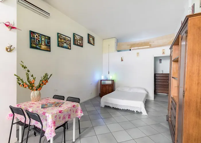 Essenza Holiday House
