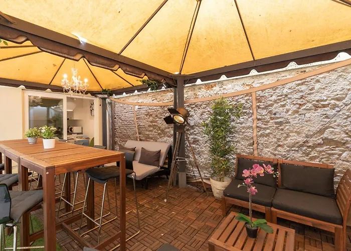 Pinti Patio Apartment