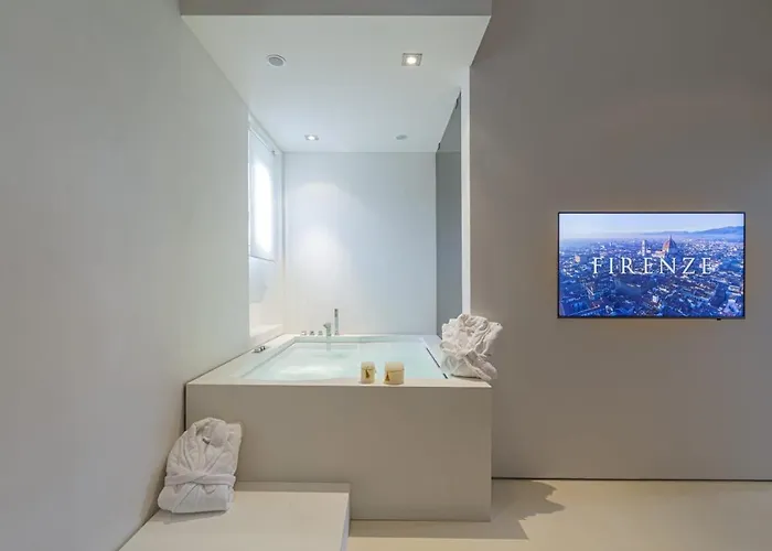 Aura Luxury Property