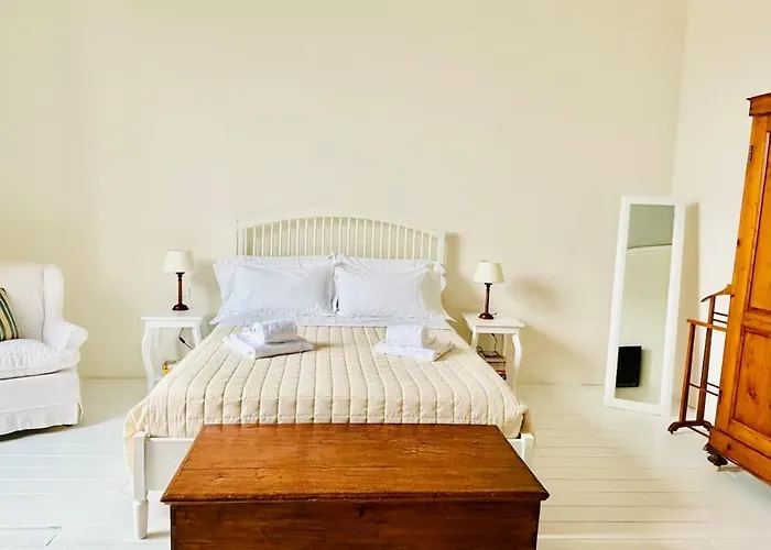 Luminous And Spacious Boboli Apartment
