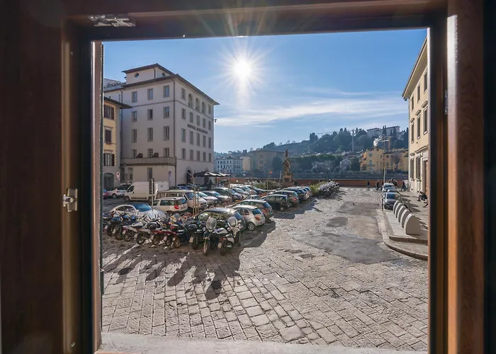 Lungarno View Apartment