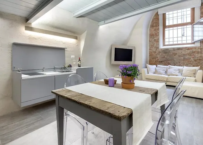 Michelangelo Modern Loft