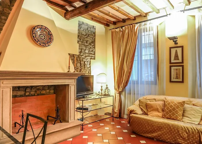 Apartment In Front Of Palazzo Gucci