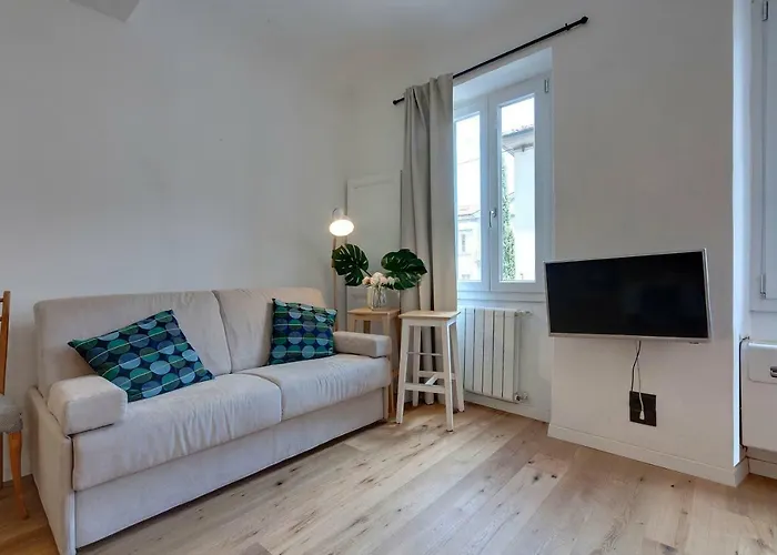 Scala Apartment By Mamo Florence