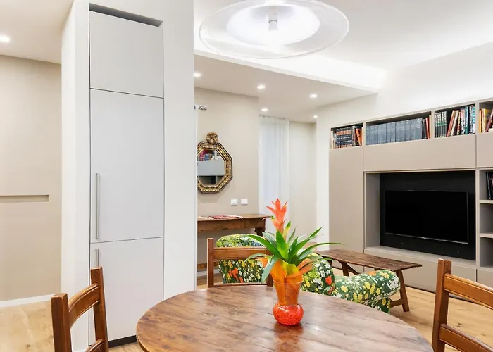Giovanni Angelico Wood And Design Apartment