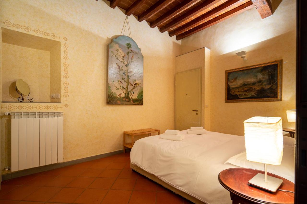 Oltrarno Apartment *