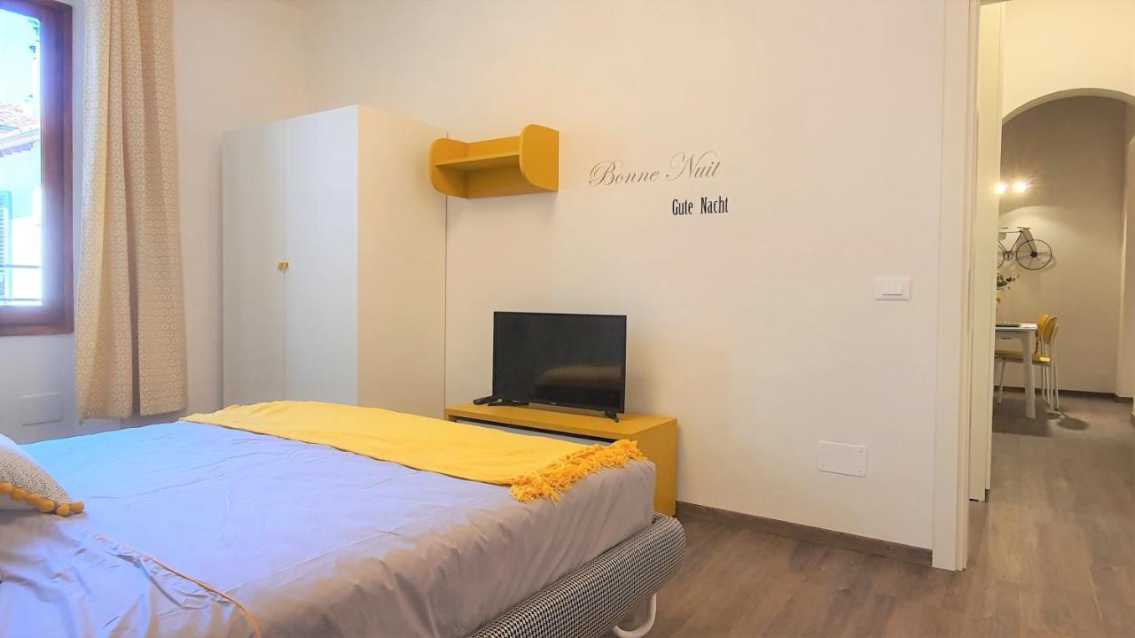 Elegant Yellow In San Gallo Florence