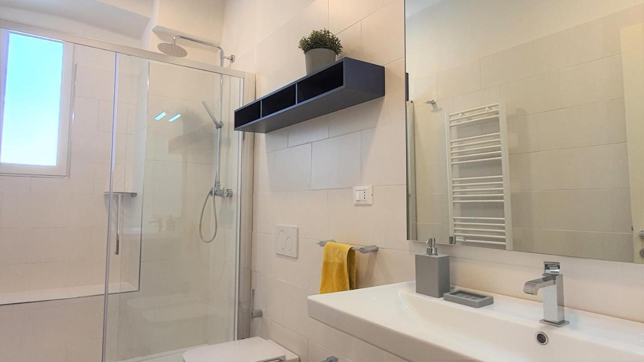 Elegant Yellow In San Gallo Apartment