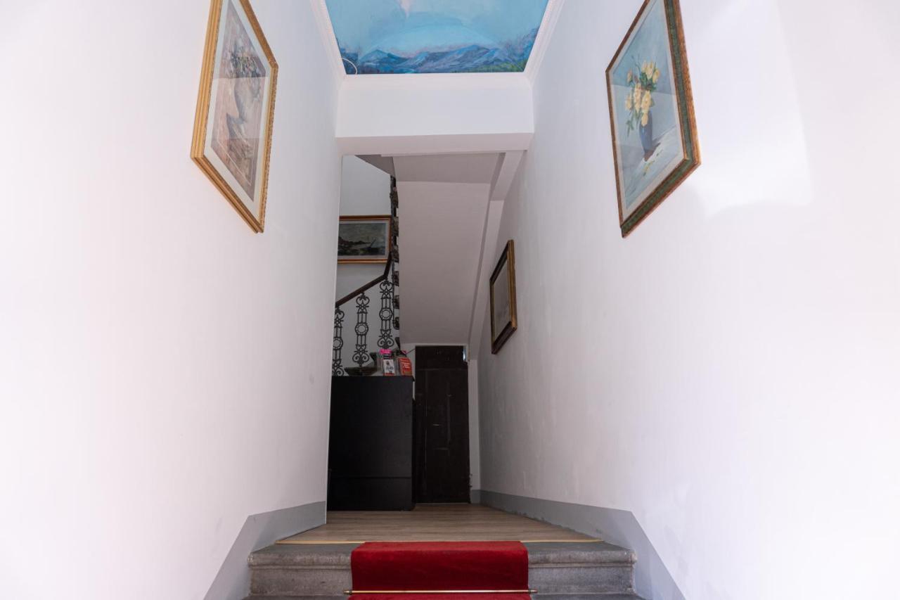 Palazzo Oliveto *